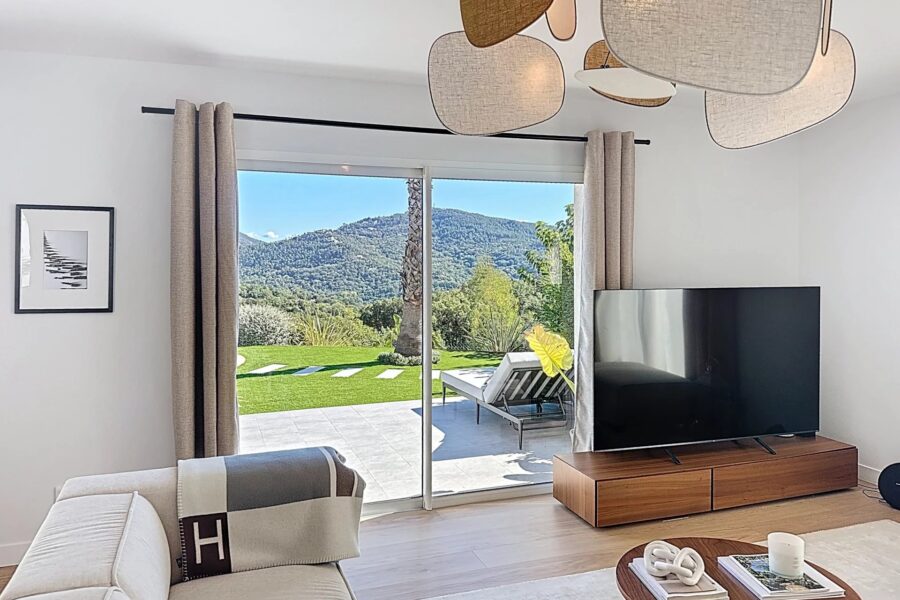 Maison à vendre à Les Adrets-de-l&rsquo;Estérel — Vue montagne — photo 34