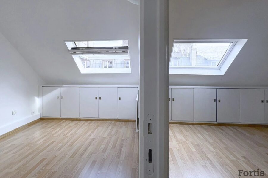 Appartement à vendre à Paris 8e arrondissement — Vue sur la ville — photo 14