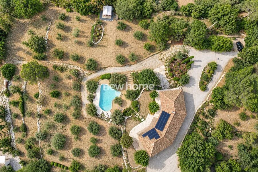 Maison à vendre à Saint-Antonin-du-Var — Vue montagne — photo 10