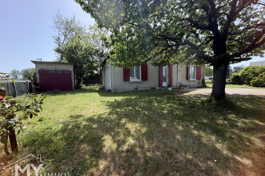 Maison à vendre à Saint-Laurent-des-Vignes — Vue parc & jardin — photo 2