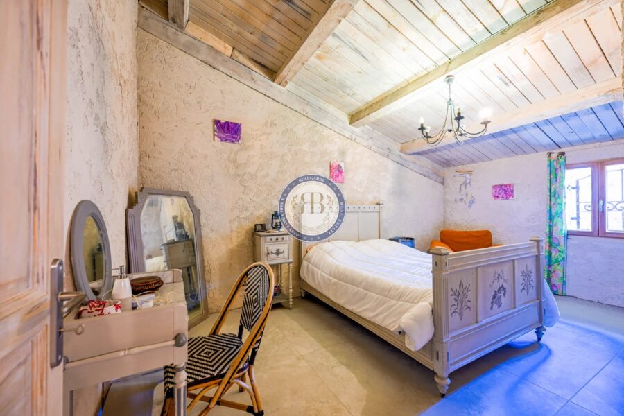 Maison à vendre à Le Broc — Vue montagne — photo 21