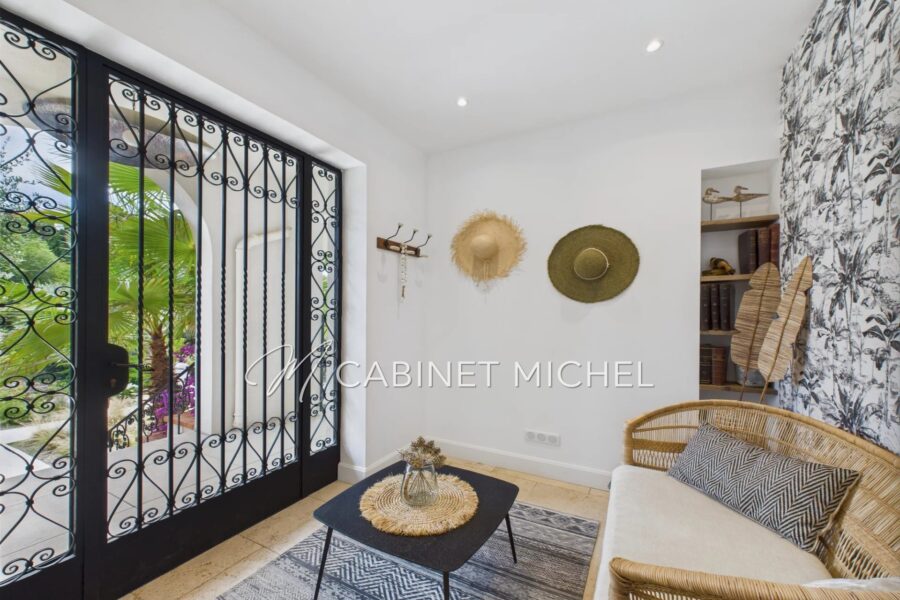 Maison à vendre à Roquefort-les-Pins — Vue parc & jardin — photo 14