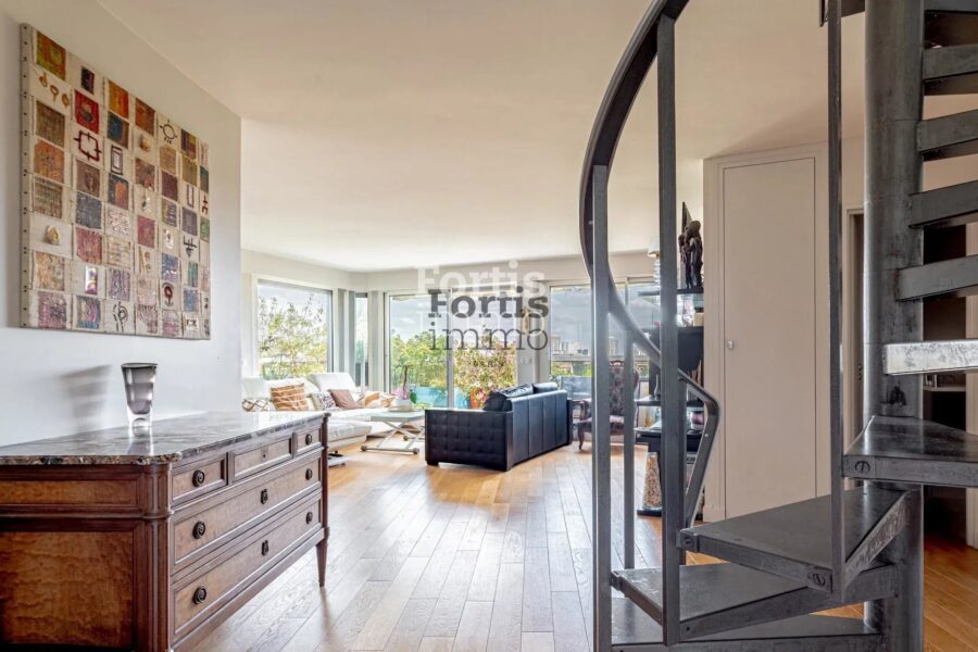 Appartement à vendre à Paris 14e arrondissement — Vue sur la ville — photo 4