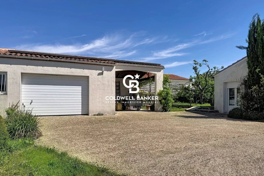 Maison à vendre à Saint-Georges-des-Coteaux — Vue parc & jardin — photo 14