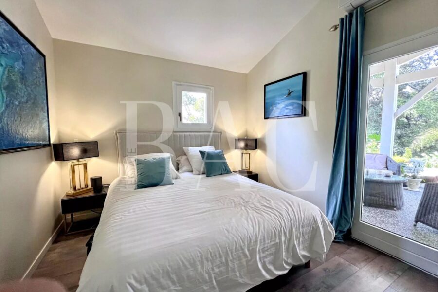 Maison à vendre à Cannes — Vue parc & jardin — photo 10