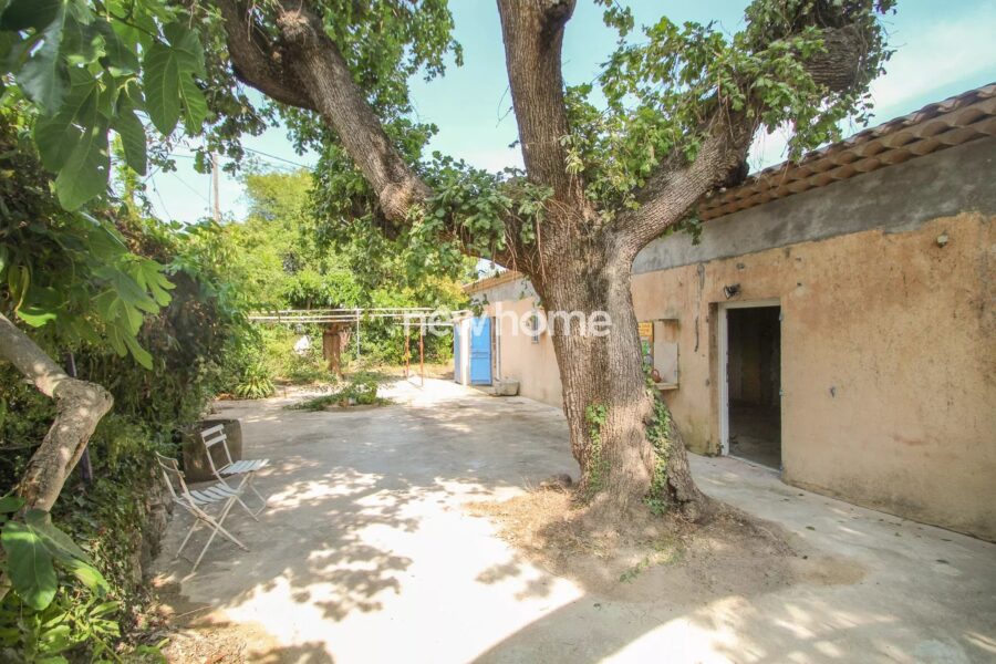 Maison à vendre à Châteauneuf-Grasse — Vue parc & jardin — photo 4