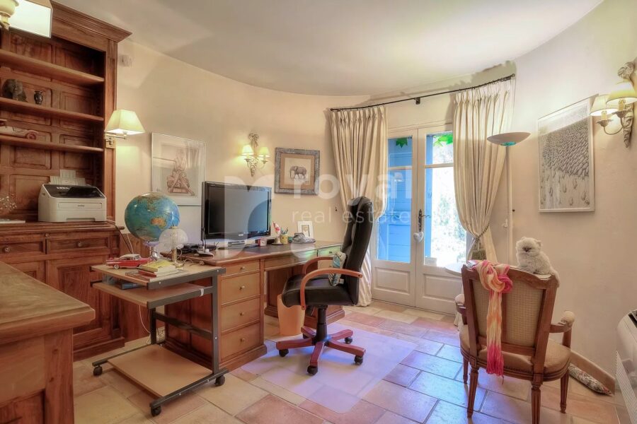 Maison à vendre à Châteauneuf-Grasse — Vue nature — photo 18