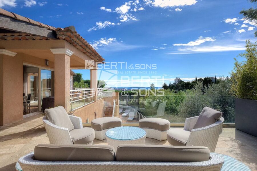 Maison à vendre à Mandelieu-la-Napoule — Vue mer — photo 2
