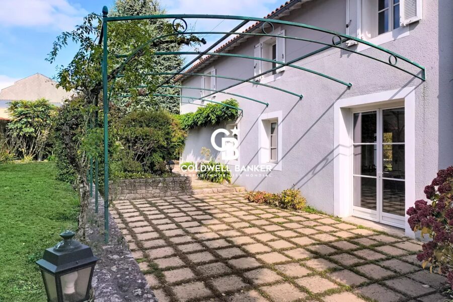 Maison à vendre à Les Herbiers — Vue parc & jardin — photo 19