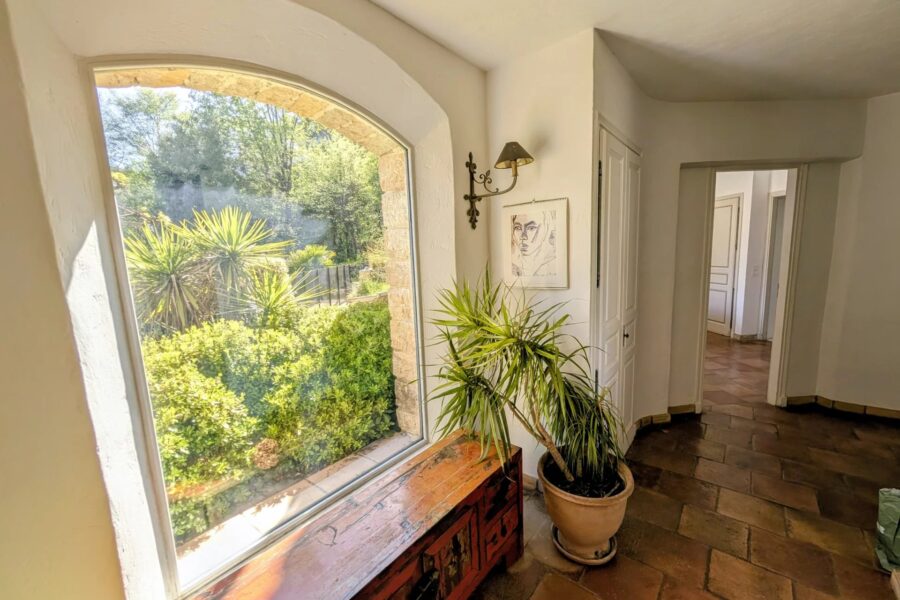 Maison à vendre à Roquefort-les-Pins — Vue nature — photo 15