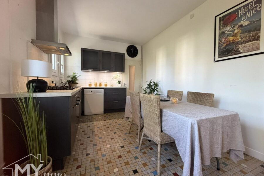 Maison à vendre à Pineuilh — Vue parc & jardin — photo 5