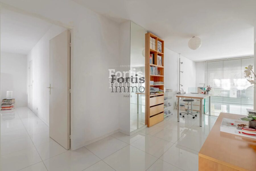 Appartement à vendre à Paris 20e arrondissement — Vue sur la ville — photo 13