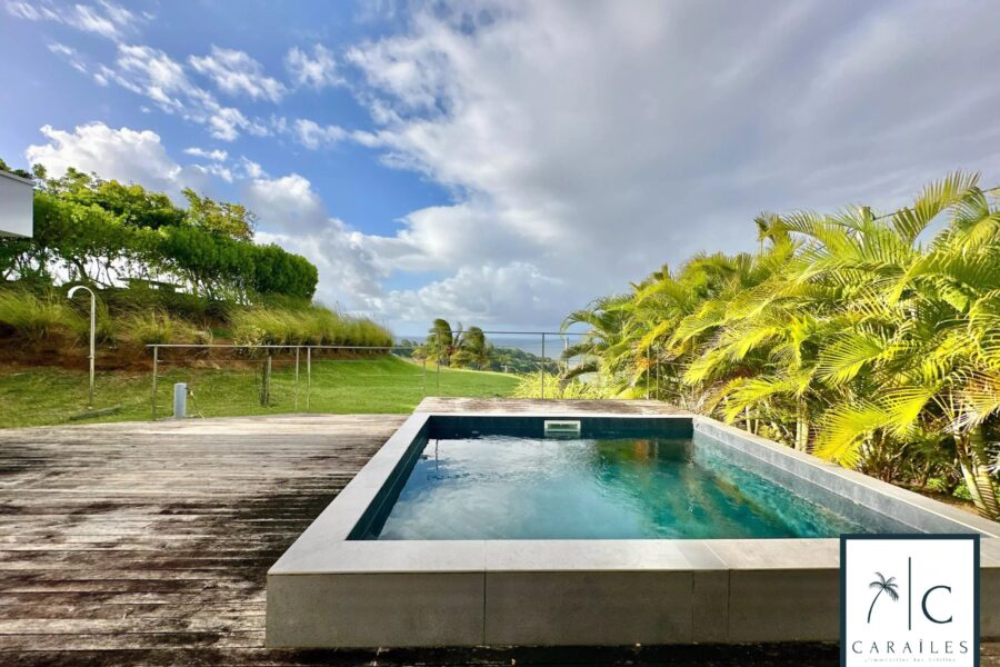 Maison à vendre à Le Marigot — Vue mer — photo 1