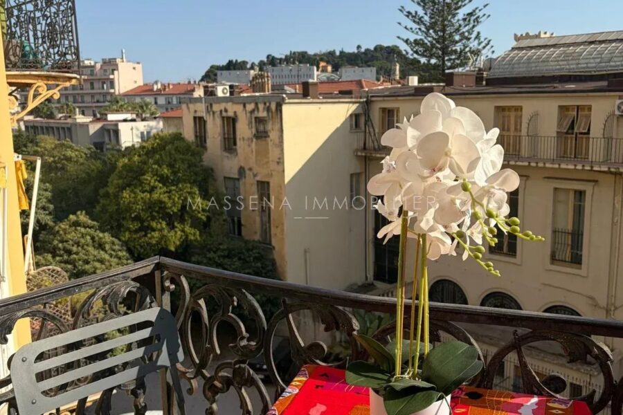 Appartement à vendre à Nice — Vue sur la ville — photo 1