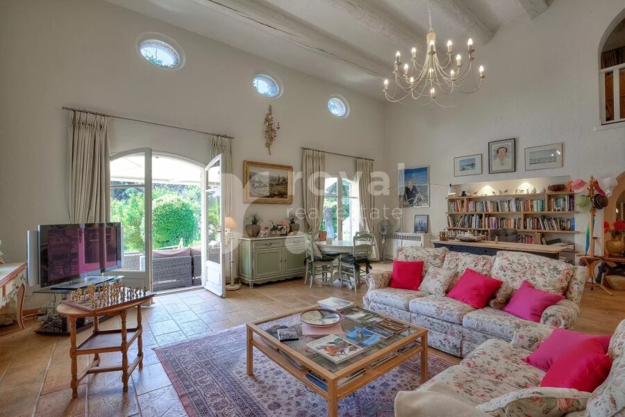 Maison à vendre à Châteauneuf-Grasse — Vue nature — photo 7