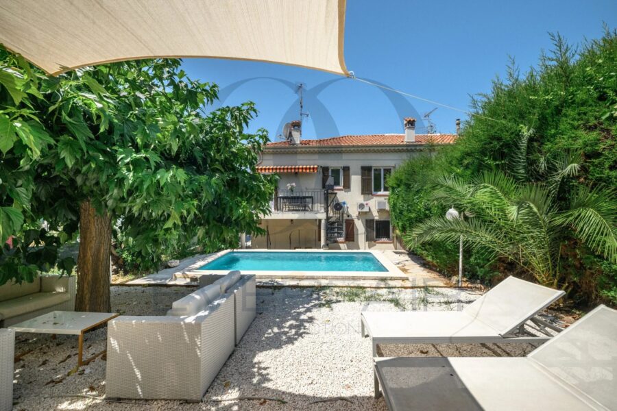 Maison à vendre à Cagnes-sur-Mer — Vue parc & jardin — photo 2