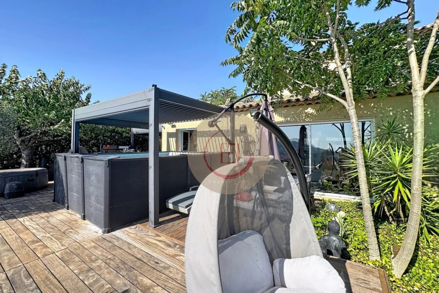 Maison à vendre à Les Adrets-de-l&rsquo;Estérel — Vue mer — photo 3