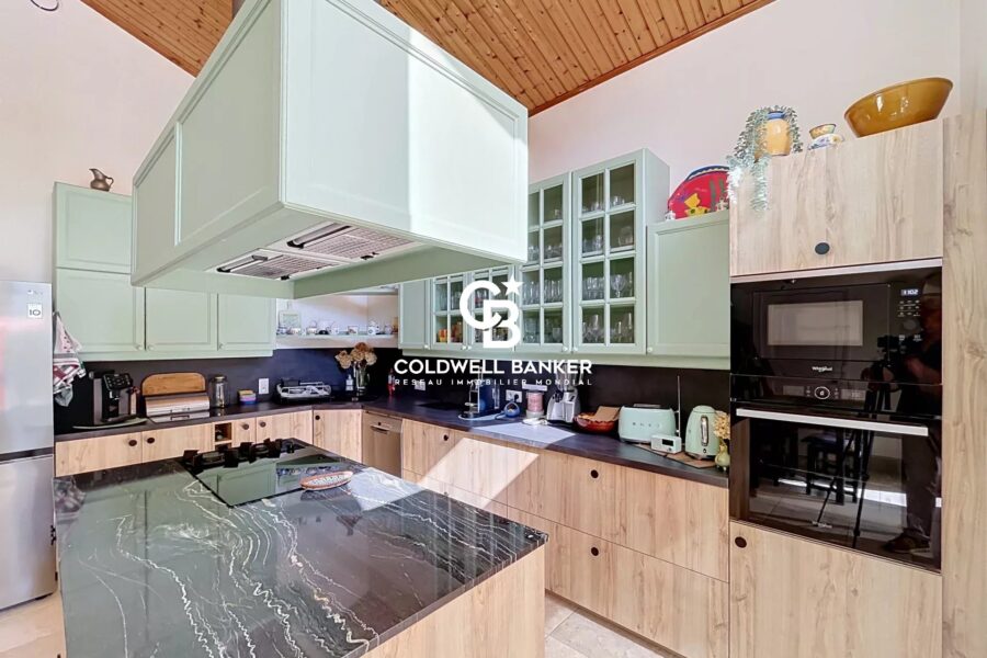 Maison à vendre à Saint-Savinien — Vue parc & jardin — photo 10