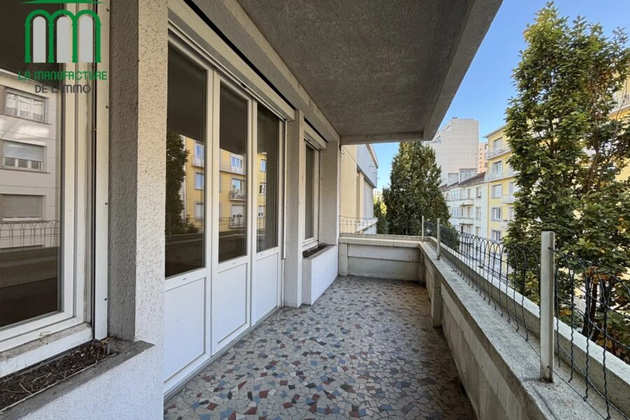 Appartement à vendre à Saint-Étienne — Vue sur la ville — photo 2