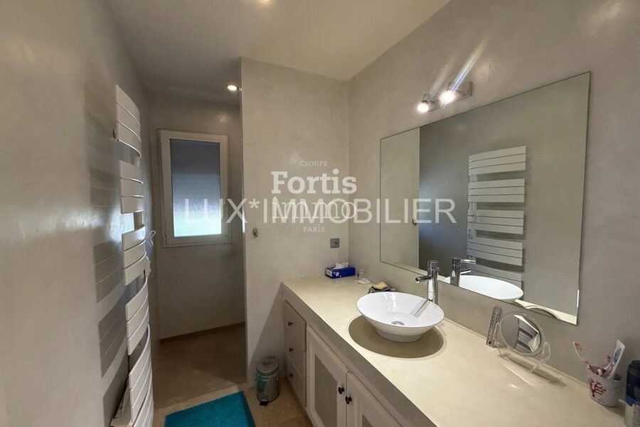 Maison à vendre à Saint-Rémy-de-Provence — Vue parc & jardin — photo 14