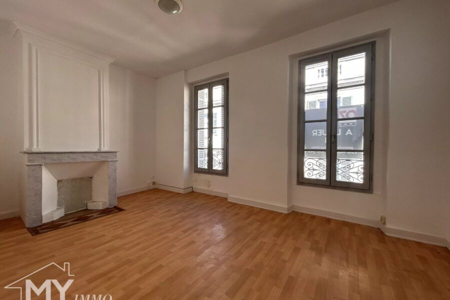 Maison à vendre à Sainte-Foy-la-Grande — Vue sur la ville — photo 3