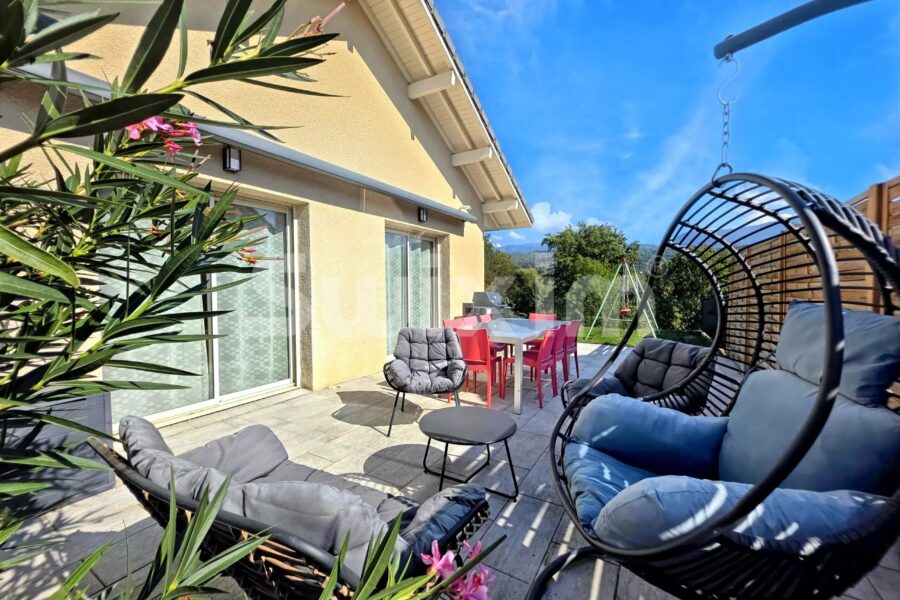 Maison à vendre à Entrelacs — Vue montagne — photo 1