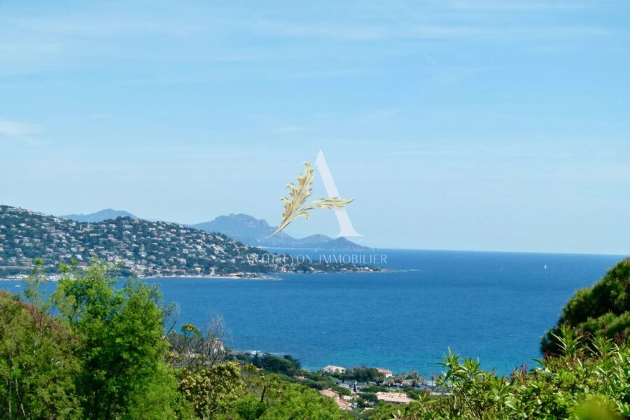 Maison à vendre à Sainte-Maxime — Vue mer — photo 1
