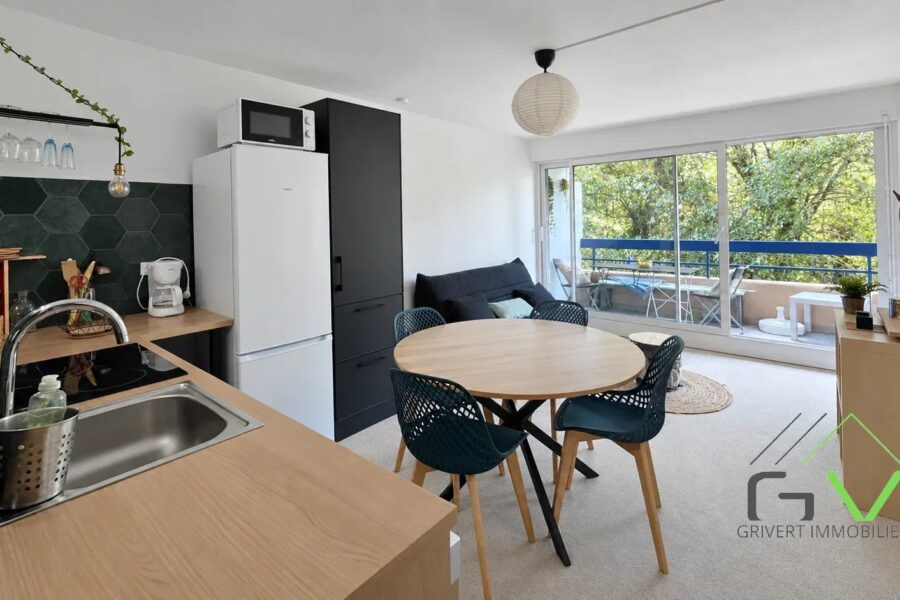 Appartement à louer à Nîmes — Vue parc & jardin — photo 2