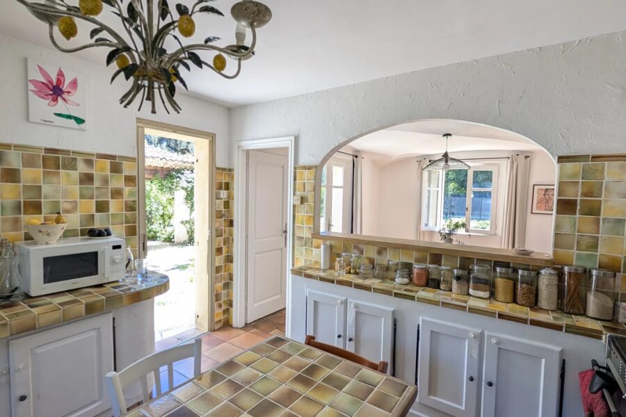 Maison à vendre à Roquefort-les-Pins — Vue nature — photo 12