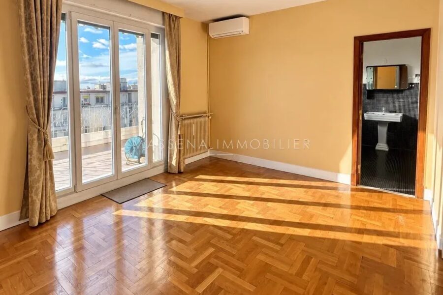 Appartement à vendre à Nice — Vue sur la ville — photo 4