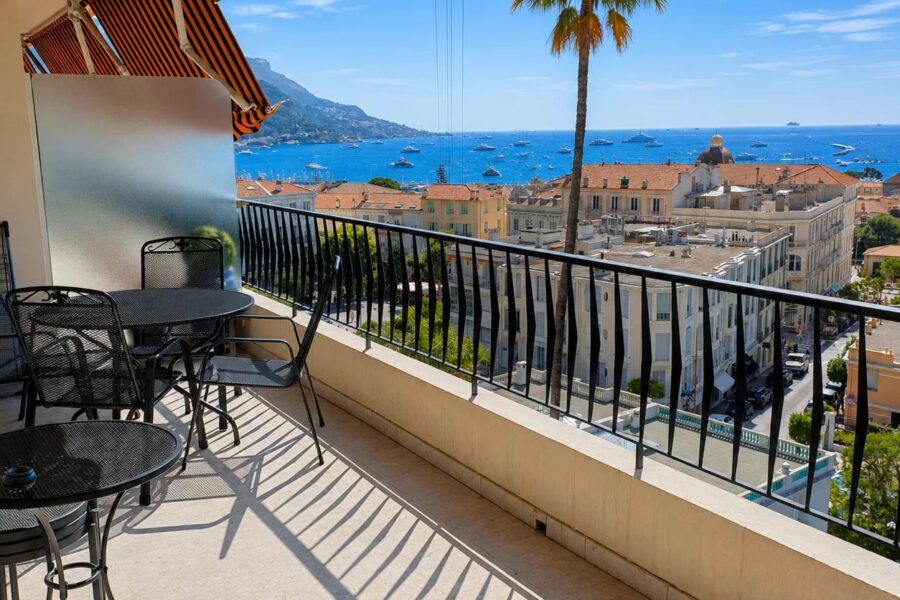 Appartement à vendre à Beaulieu-sur-Mer — Vue mer — photo 1