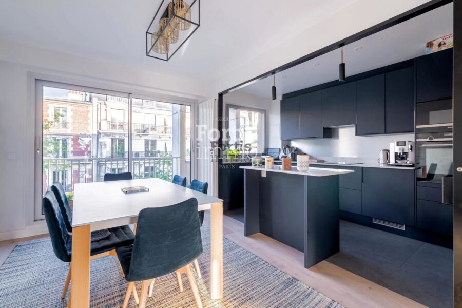 Appartement à vendre à Paris 18e arrondissement — Vue sur la ville — photo 8