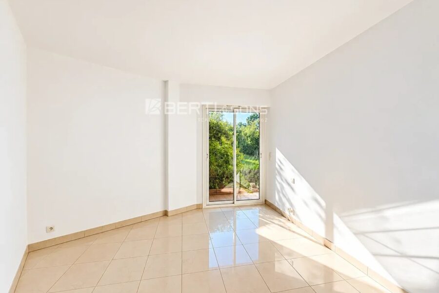 Appartement à vendre à Mandelieu-la-Napoule — Vue montagne — photo 11