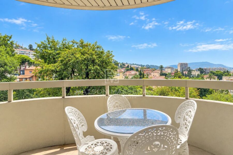 Appartement à vendre à Nice — Vue montagne — photo 1