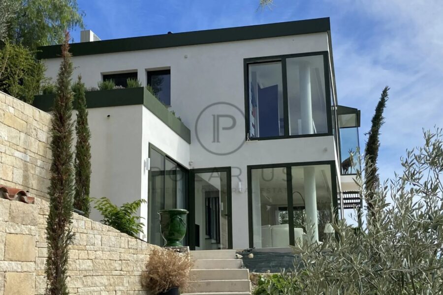 Maison en location vacances à Roquebrune-Cap-Martin — Vue mer — photo 9