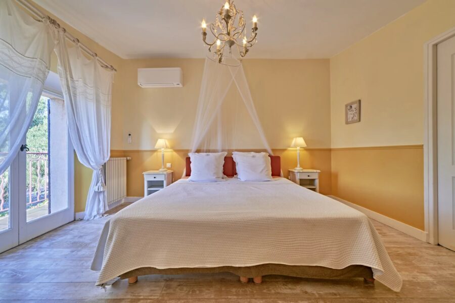 Maison à vendre à La Londe-les-Maures — Vue parc & jardin — photo 20