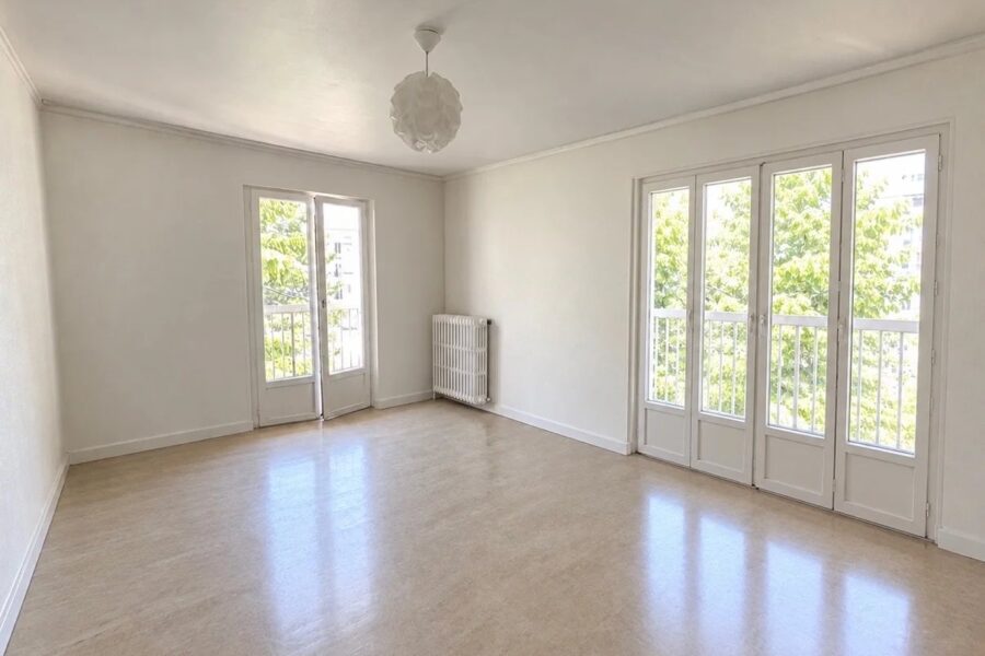 Appartement à vendre à Les Pavillons-sous-Bois — Vue sur la ville — photo 2