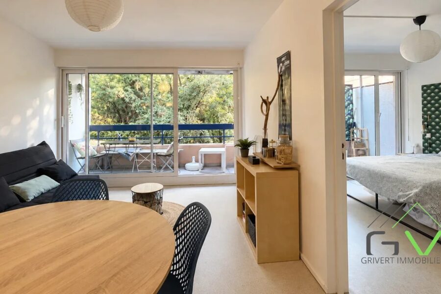 Appartement à louer à Nîmes — Vue parc & jardin — photo 4