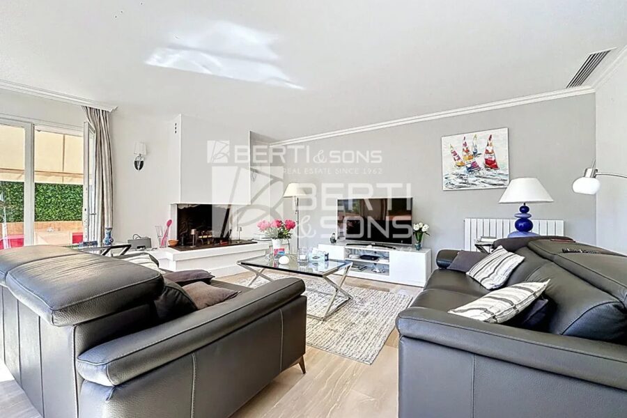 Maison à vendre à Mandelieu-la-Napoule — Vue mer — photo 3