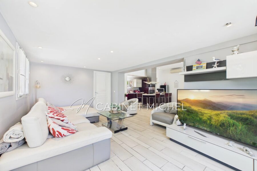 Maison à vendre à Roquefort-les-Pins — Vue dégagée — photo 9