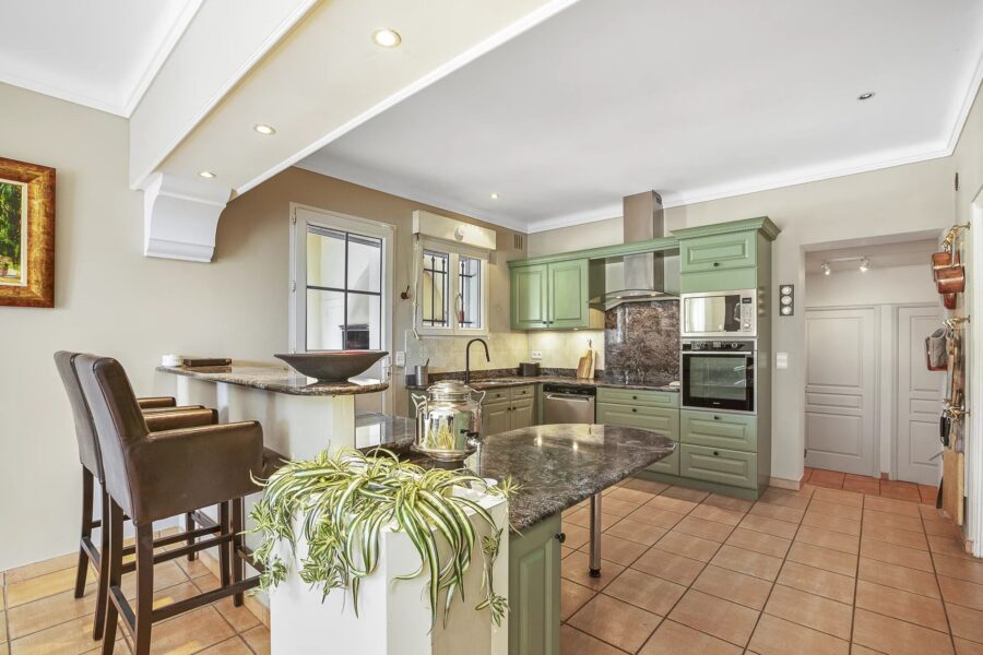 Maison à vendre à Draguignan — Vue parc & jardin — photo 5
