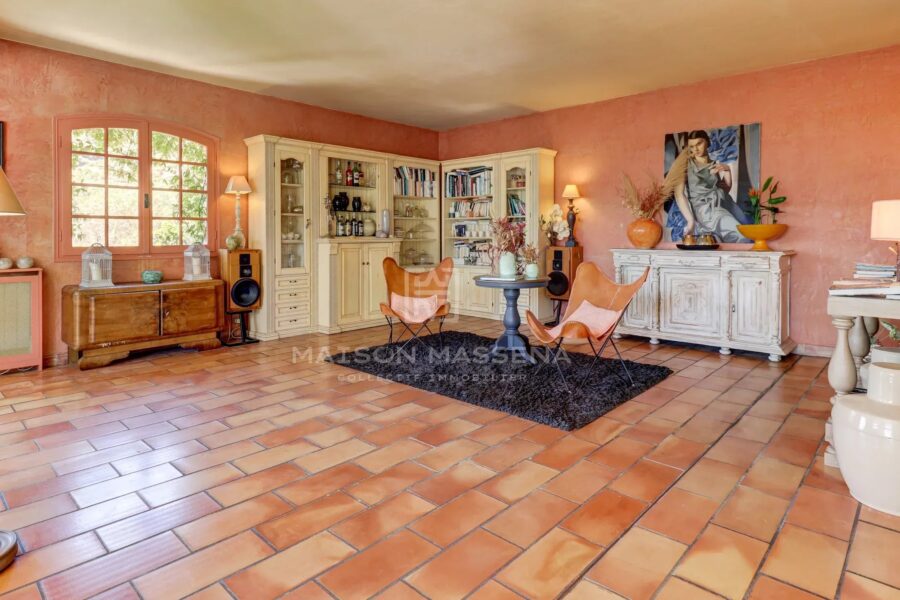 Maison à vendre à La Roquette-sur-Var — Vue montagne — photo 6