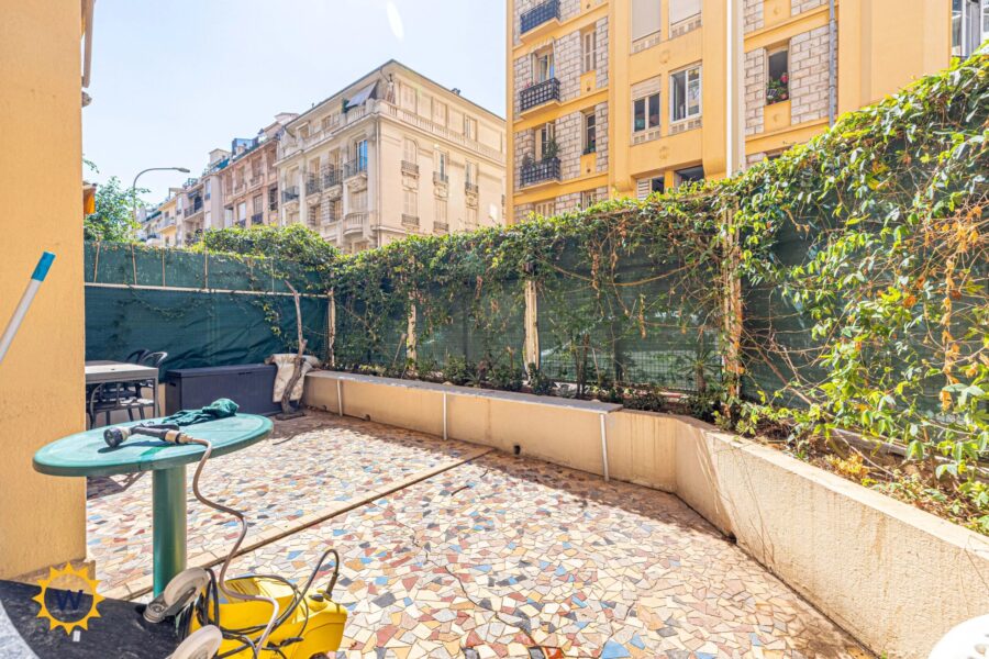 Appartement à vendre à Nice — Vue sur la ville — photo 2