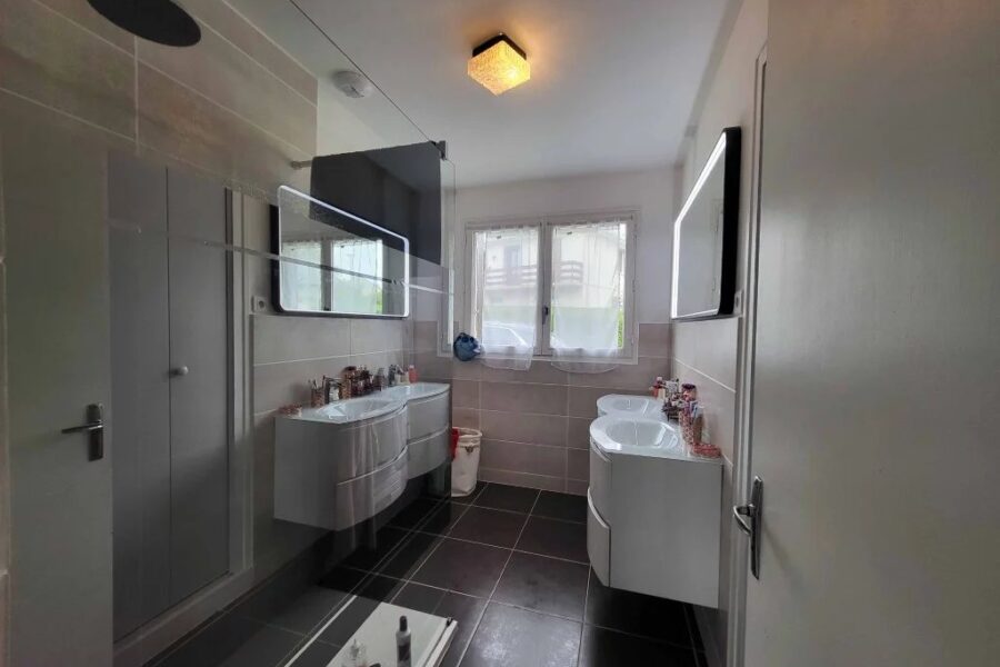 Maison à vendre à Château-Chinon (Ville) — Vue montagne — photo 11