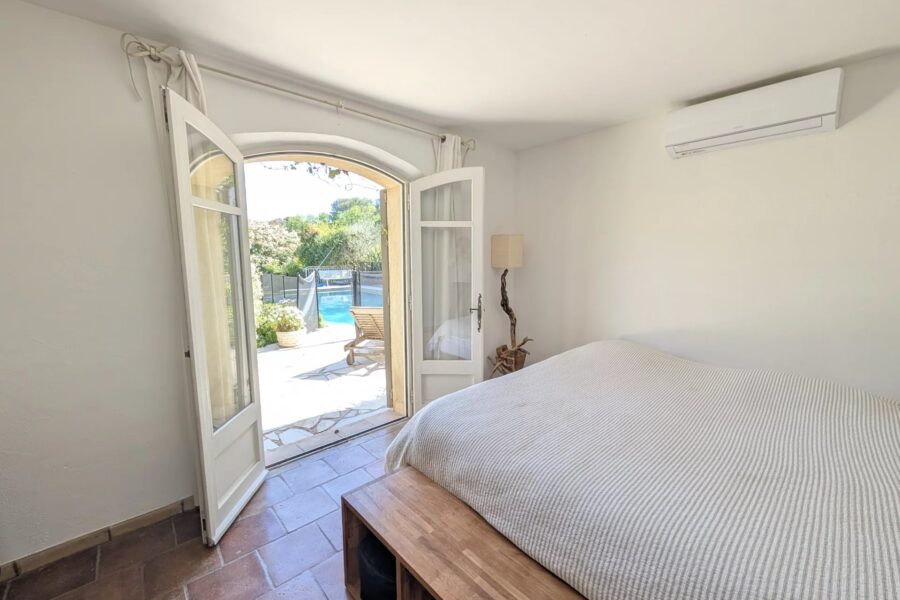 Maison à vendre à Roquefort-les-Pins — Vue nature — photo 16