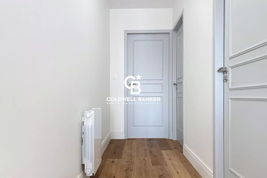 Appartement à vendre à Rochefort — Vue sur la ville — photo 9