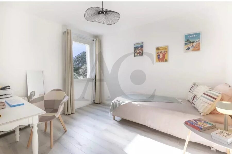 Maison à vendre à Villeneuve-Loubet — Vue mer — photo 12