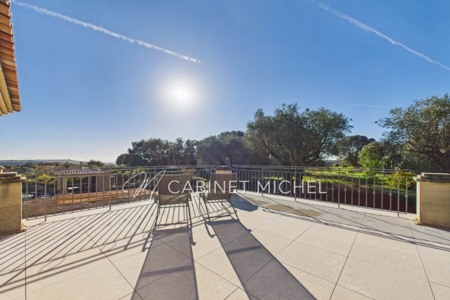 Maison à vendre à Roquefort-les-Pins — Vue mer — photo 15