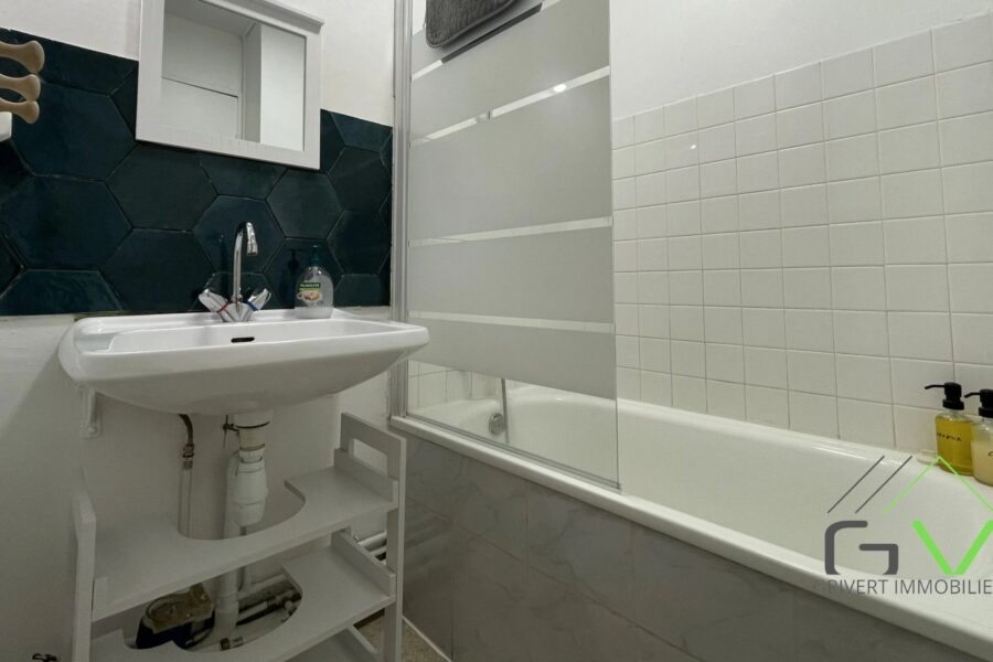 Appartement à louer à Nîmes — Vue parc & jardin — photo 7