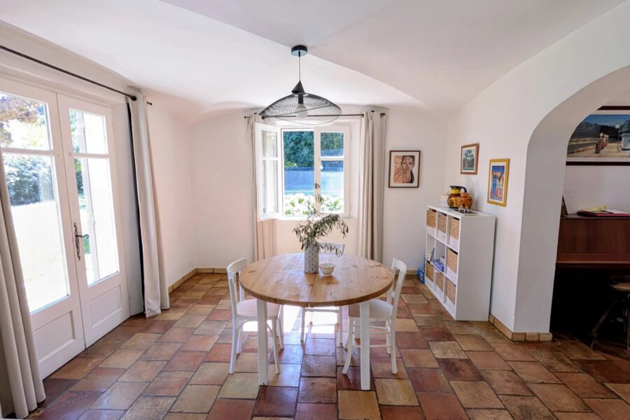 Maison à vendre à Roquefort-les-Pins — Vue nature — photo 13
